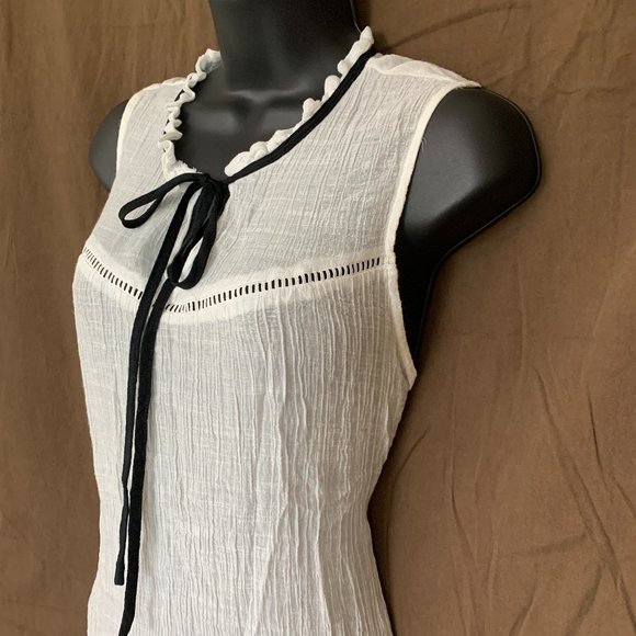 Flower & Feather Women´s White Top Blouse, Size XL - Picture 2 of 16